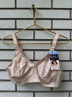 Bali Spa Closure Wirefree Front Close Bra 40C Nude Taupe NWT Support Comfort